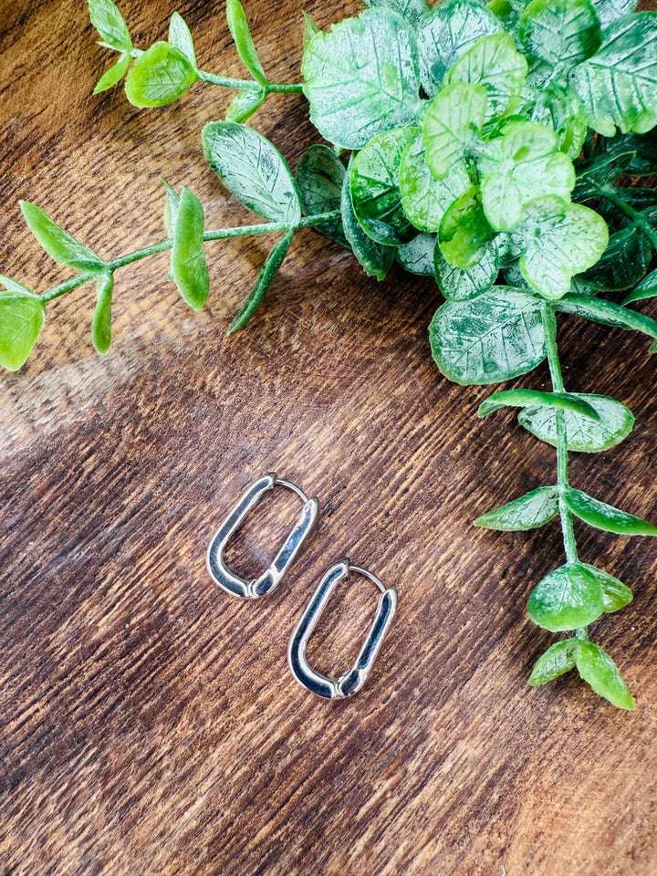 Link Earrings: 2 Colors