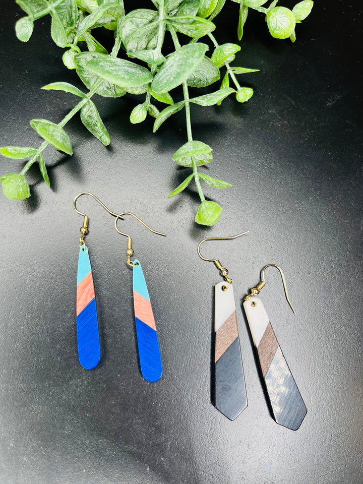 Two Color Dangle Earrings : 2 Colors