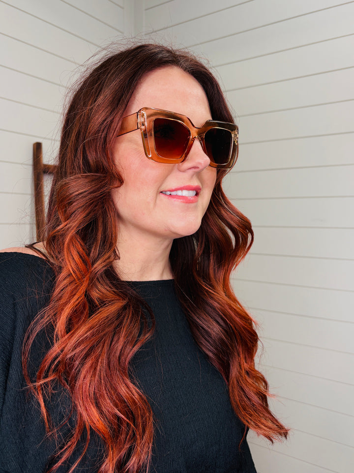 Glam Wide Frame Sunnies