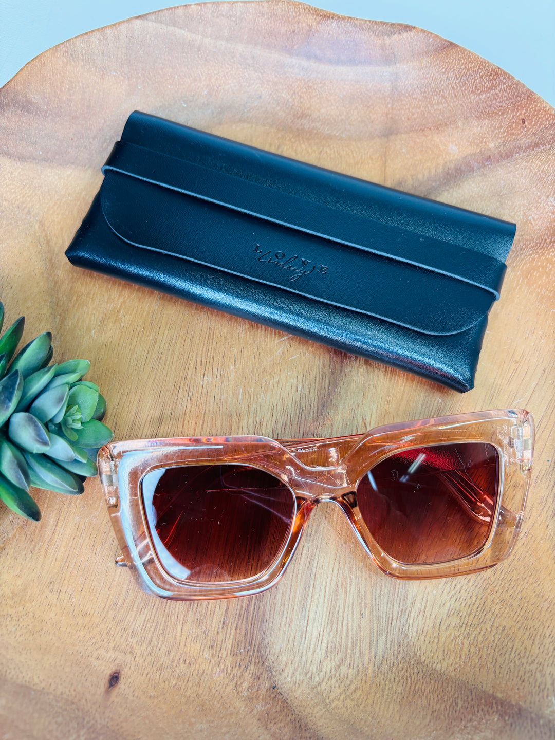 Glam Wide Frame Sunnies