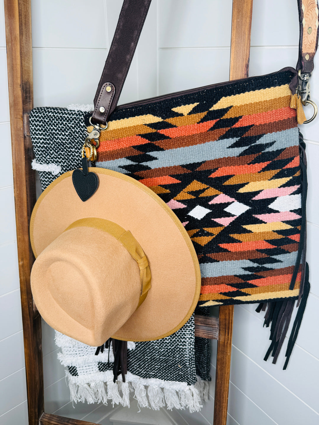 Magnetic Hat Heart Bag Clip