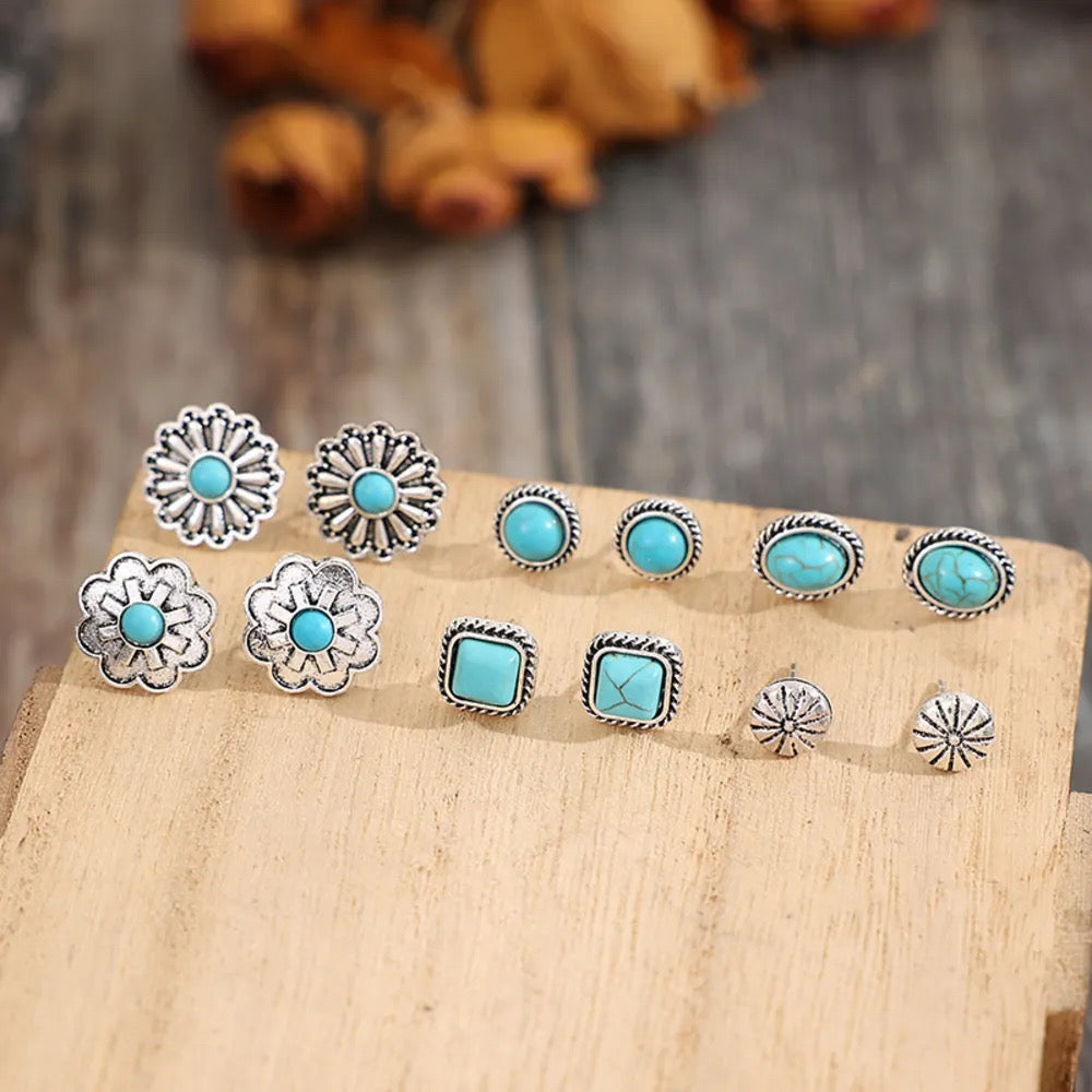 Tons To Love: Turquoise Stud Earring Set