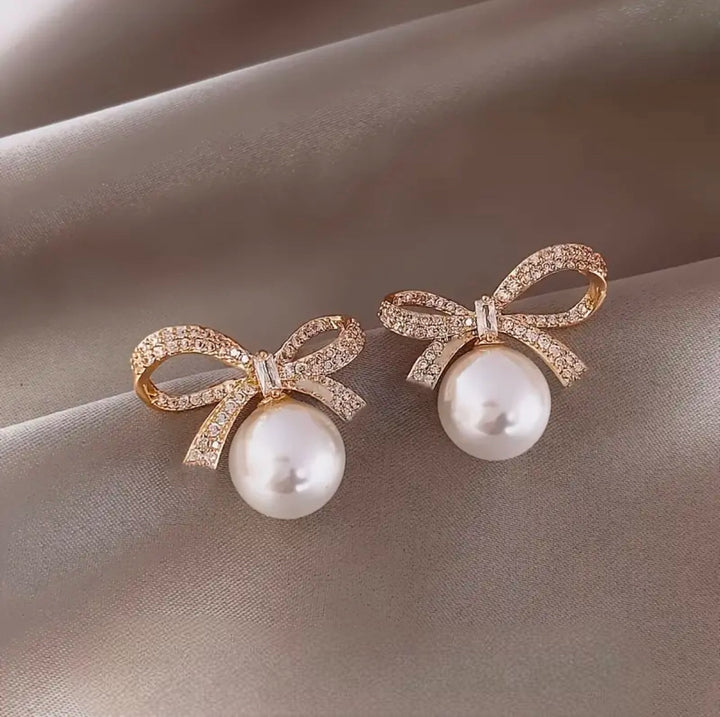 18K Gold Platted Rhinestone Bow Pearl Earring