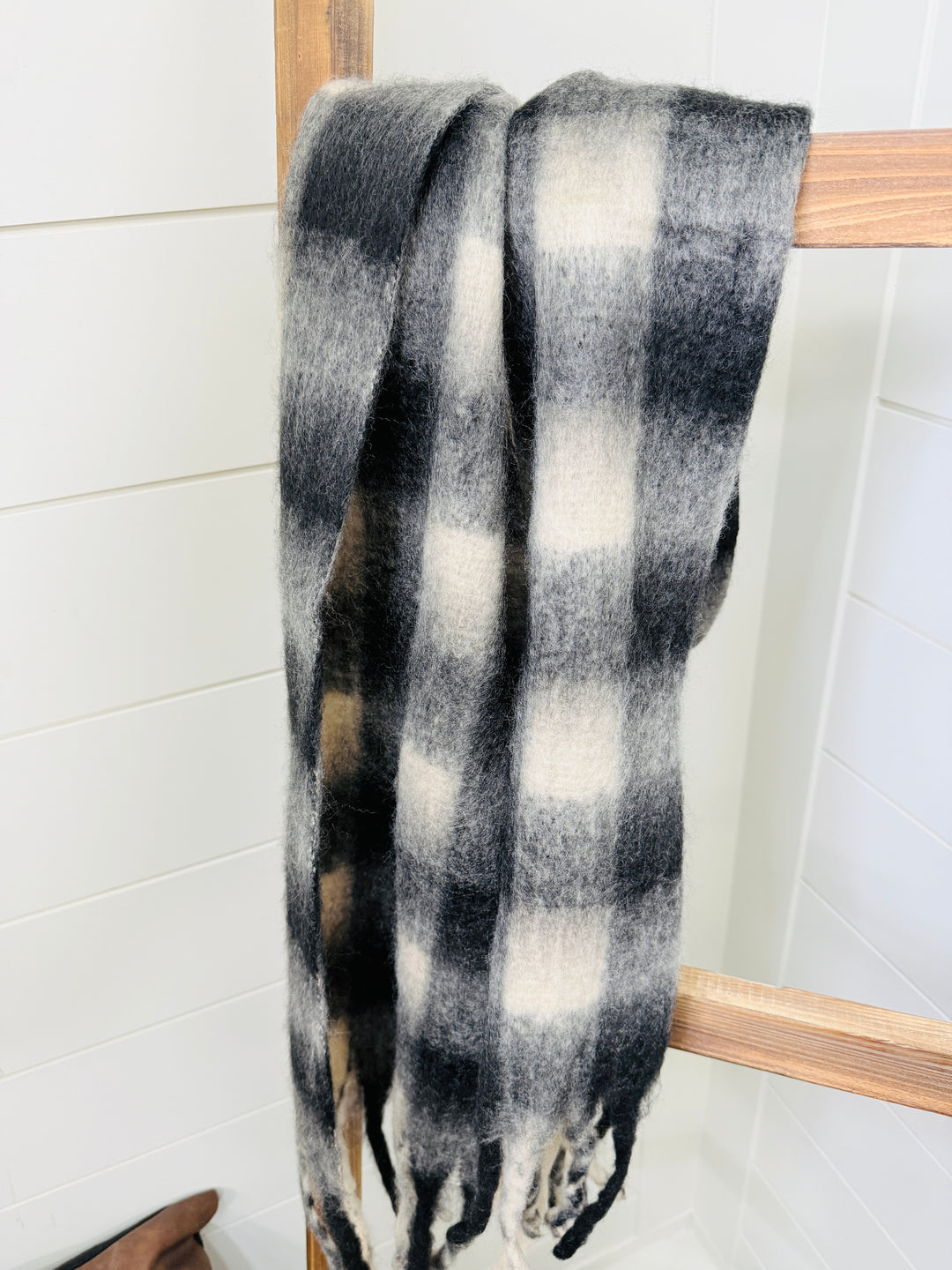 Cozy Fringe Plaid Scarf: 2 Colors