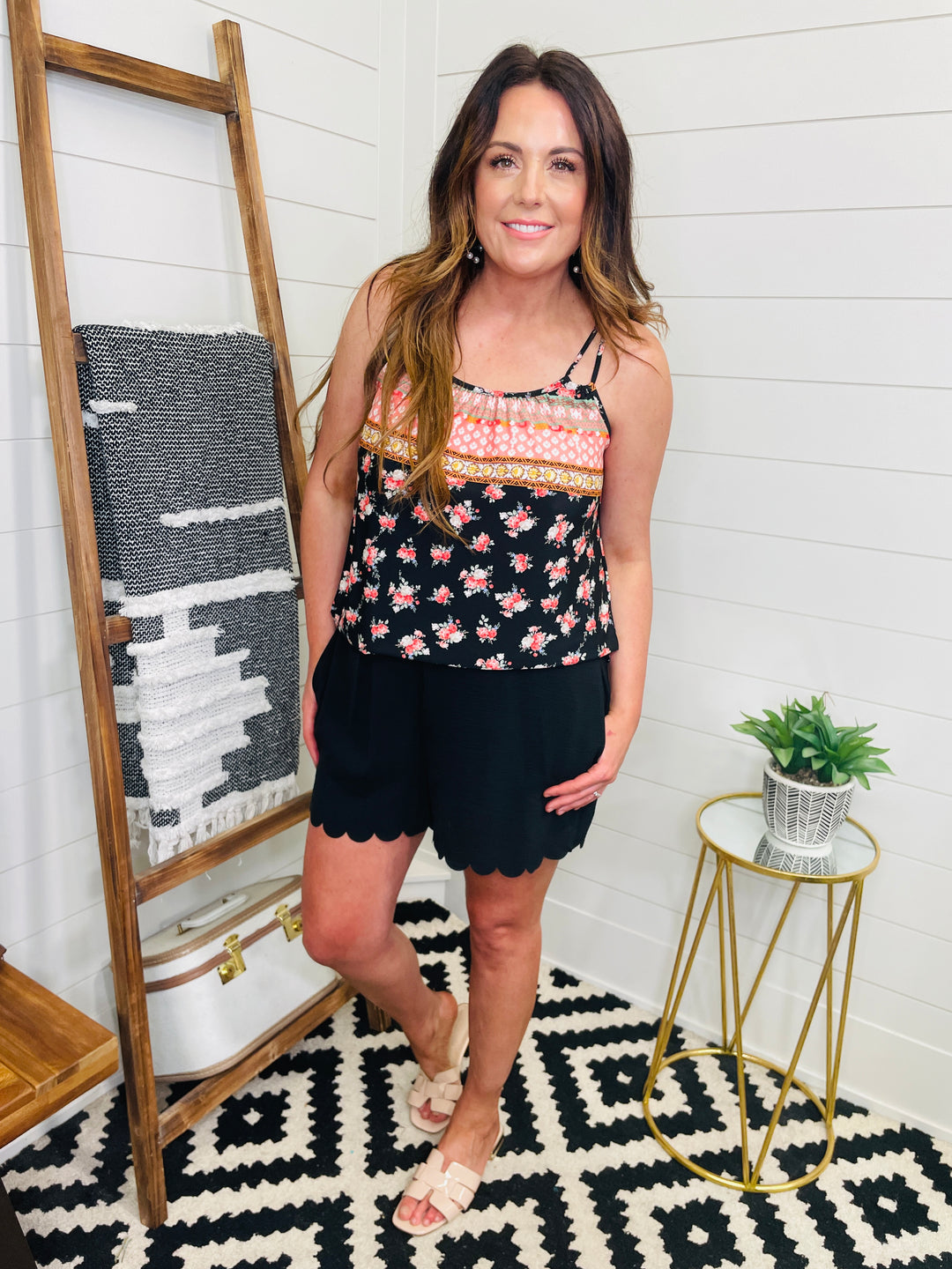 Black Scallop Hem Short