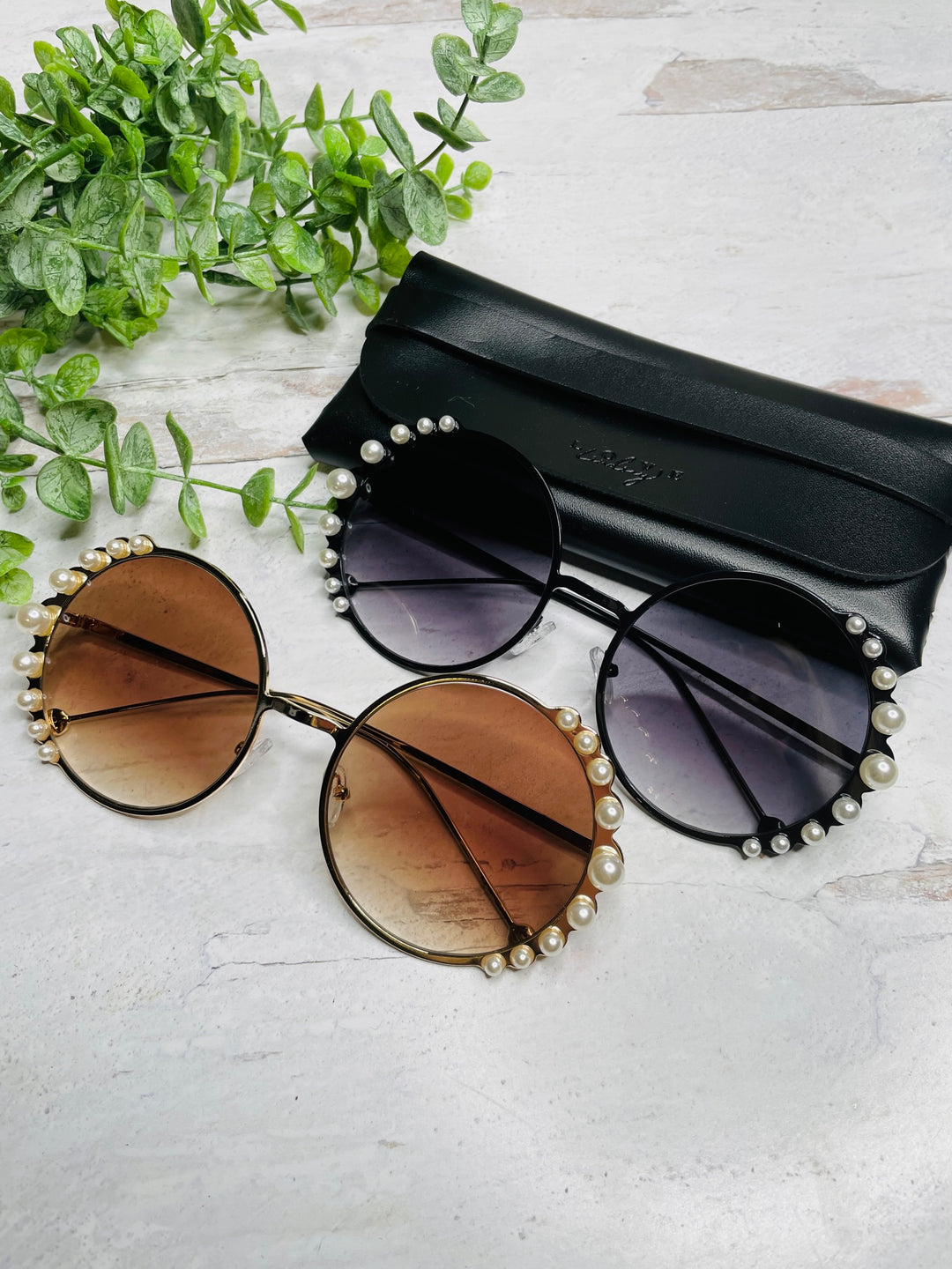 Round Gradient Pearl Sunglasses : 2 Colors